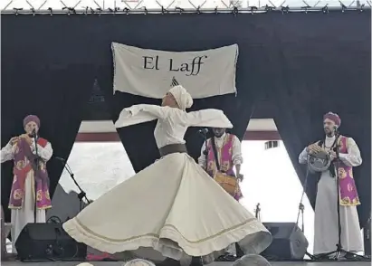  ?? Fotos: Oscar Jareño Sandoval ?? Auftritt einer Sufi-Tänzerin auf dem Al Dani Festival