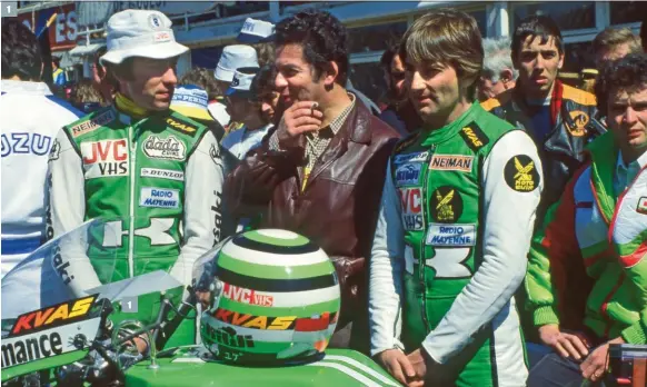  ??  ?? 1- Jean-Claude Chemarin, ici avec Xavier Maugendre (au centre) et Christian Huguet (à droite), avant le départ des 24 Heures du Mans de l’édition 1981 que l’équipage Kawasaki va remporter.