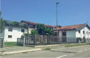  ??  ?? Il complesso La struttura di via Fermi alla periferia di Filago ospiterà il centro anziani