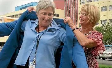  ??  ?? Robyn Harvey, left, with Volunteeri­ng New Plymouth’s co-ordinator Heather Dodunski.