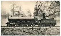  ?? PETER JOHNSON COLLECTION ?? Colossus stands at the➧staughton➧manor Railway with➧captain howey’s dog on the tender.