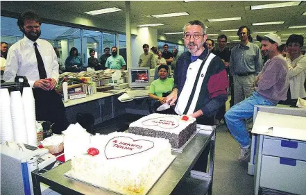  ?? — PHOTOS: POSTMEDIA NEWS FILES ?? Silvio Dobri and his newspaper colleagues celebrate his first birthday with his new heart in The Edmonton Journal newsroom May 6,1999.