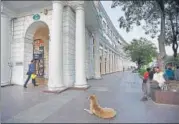  ?? AJAY AGGARWAL/HT PHOTO ?? A near-empty Connaught Place on Thursday, as people stayed away n from markets.