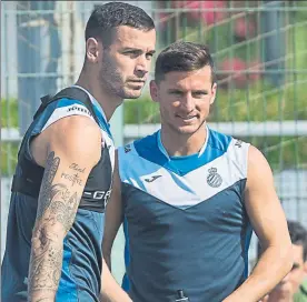  ??  ?? Álvaro y Piatti, en un entrenamie­nto El argentino asegura que no hay inquietud FOTO: PERE PUNTÍ