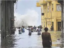  ?? YAMIL LAGE AGENCE FRANCE-PRESSE ?? Une rue de La Havane, inondée au passage de l’ouragan Irma.