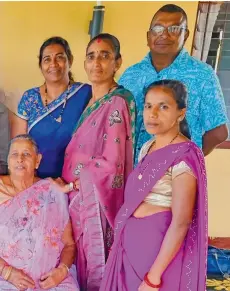  ?? ?? Vunimoli Advisory Councillor Navir Kumar with members of the women’s club during his visit .