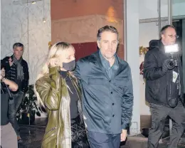  ?? CALLA KESSLER/THE NEW YORK TIMES 2021 ?? Hunter Biden and his wife, Melissa Cohen, attend his art show in New York City.