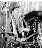  ?? ARCHIV-FOTO: PLIEN ?? So kannte man Reggae-Drummer Freddy Brockof in der Musikszene (Foto um 1990).