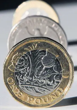  ??  ?? Das Pfund hat wechselvol­le Tage hinter sich. Sorgen um einen Hard Brexit haben die britische Währung zuletzt geschwächt.