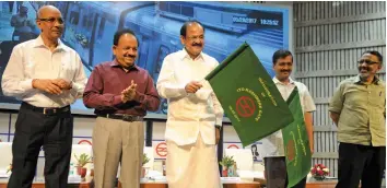  ?? — BIPLAB BANERJEE ?? DMRC managing director Mangu Singh (from left), Union minister of science and technology Harsh Vardhan, Union urban developmen­t minister Venkaiah Naidu, Delhi chief minister Arvind Kejriwal and DMRC chairman Rajiv Gauba at the flag-off ceremony of the...