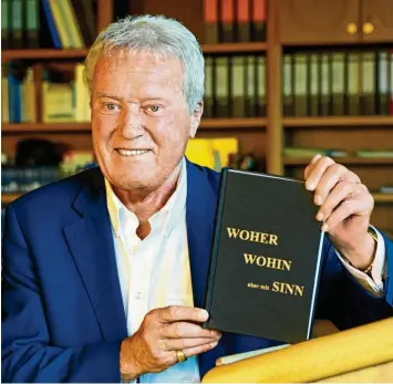  ?? Foto: Silvio Wyszengrad ?? „Woher wohin aber mit Sinn“heißt das neueste Buch von Ignaz Walter. Ein Jahr lang hat der ehemalige Konzernche­f daran gearbeitet.