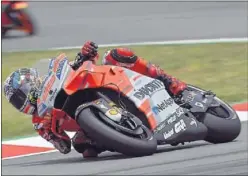  ??  ?? UN RETO. Lorenzo quiere ganar con Yamaha, Ducati y Honda.