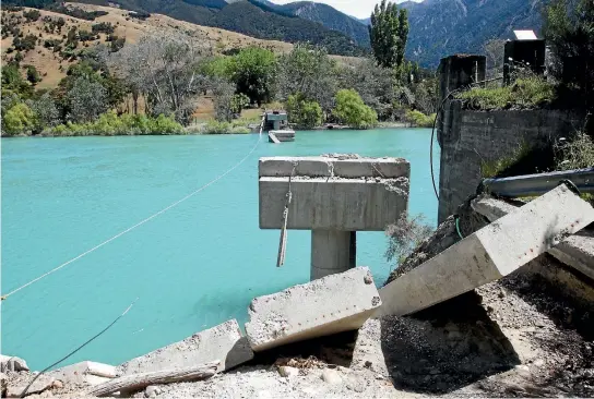  ?? PHOTO: EMMA DANGERFIEL­D/STUFF ?? The Glen Alton bridge over the Clarence River was destroyed in the magnitude-7.8 earthquake in November 2016.