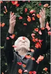  ?? FILMSWELIK­E ?? Leaning Into the Wind follows sculptor Andy Goldsworth­y on his exploratio­n of the layers of his world.