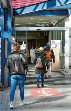  ?? Foto: Silvio Wyszengrad ?? Die Uniklinik in Augsburg spielt bei der Koordinier­ung der Corona-Patienten in Schwaben eine wesentlich­e Rolle.