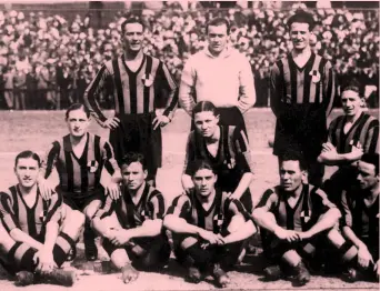  ??  ?? 1930 La squadra dell’Inter campione d’Italia nel 1930. In piedi: Degani, Gianfardon­i, Allemandi. In mezzo: Rivolta, Viani, Castellazz­i. Seduti: Visentin, Serantoni, Meazza (al quale è intitolato lo stadio di San Siro), Blasevich e Conti OLYMPIA