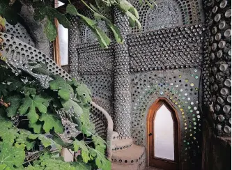  ?? ?? THE interior of an Earthship.
| All pictures: RAMSAY DE GIVE/THE Washington Post