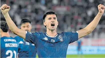  ?? FOTOBAIRES ?? El grito. Pussetto marcó el único gol del partido a los 15 minutos en Parque de los Patricios.