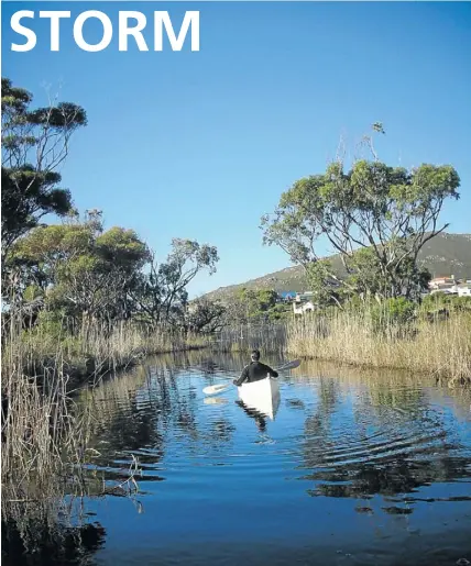  ?? Pictures: JANINE STEPHEN ?? OTTER TRAIL: Paddling on Buffels Creek, above, and left, River Cottage