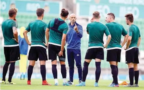  ??  ?? Miguel Cardoso preparou a equipa para vencer sempre, mas precisa de manter imunidade a fatores emocionais