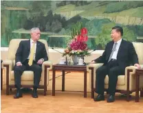  ?? AP ?? ↑ El secretario de Defensa de EEUU, Jim Mattis (I) habla con el presidente chino, Xi Jinping.