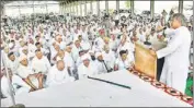  ?? MANOJ DHAKA/ HT ?? All-India Jat Aarakshan Sangharsh Samiti state president Yashpal Malik addressing a gathering of khap members in Sonepat on Saturday.