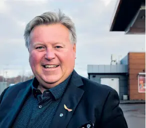  ?? BILD: JARI VÄLITALO/ARKIV, PRESSBILD OCH JOHAN PERSSON/ARKIV ?? många förhandlin­gar hon haft med Dennis Lyderik. ”Under de 25 år som jag