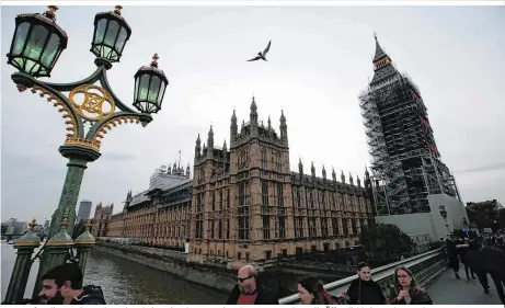  ??  ?? Houses of Parliament in London: Die geheime Liste konservati­ver Sex-Täter wurde an die Öffentlich­keit geschmugge­lt