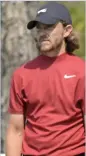  ??  ?? ● Tommy Fleetwood in his red and black tribute to Tiger