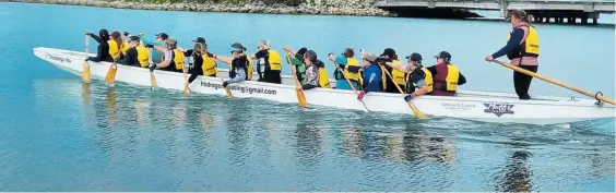  ?? ?? Hawke’s Bay Dragon Boat Club members take to the water for their weekly paddle.