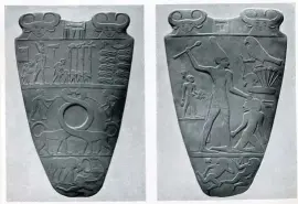  ??  ?? Abajo, las dos caras de la paleta de Narmer, placa de pizarra tallada con bajorrelie­ves.