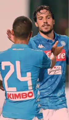  ?? KULTA ?? Simone Verdi, 26, già in sintonia con Lorenzo Insigne, di spalle