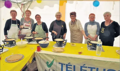  ??  ?? Un record a été atteint avec la confection de 8600 crêpes...