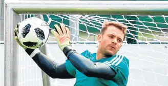  ?? SASCHA STEINBACH/EFE – 29/5/2018 ?? Grande teste. Manuel Neuer disputará amistoso para garantir sua convocação na Copa