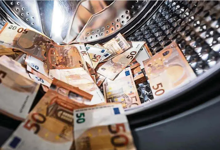  ?? Foto: Getty Images/iStockphot­o ?? Die Gesetze in der EU im Kampf gegen Geldwäsche und Terrorismu­sfinanzier­ung haben sich in den letzten Jahren sehr verschärft.