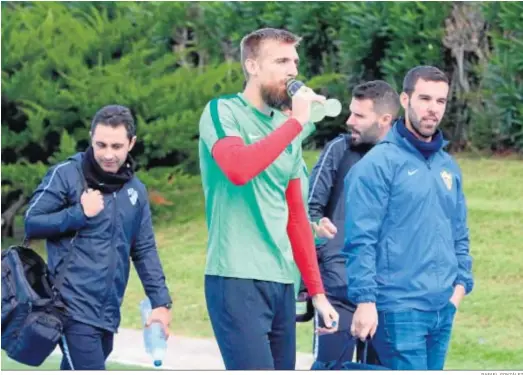  ?? RAFAEL GONZÁLEZ ?? Esteban Saveljich pide a la afición que acuda en mayor númer en los duelos consecutiv­os ante Cádiz y Osasuna en casa.