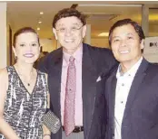  ??  ?? Your columnist (center) with lawyer Rene Puno and his wife Ann.