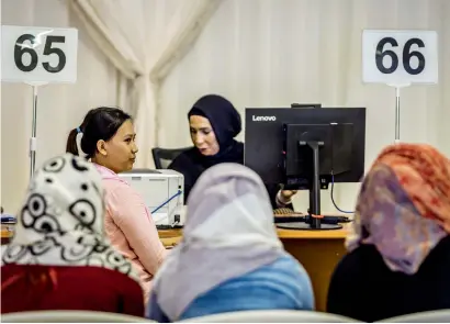  ?? Photo by Neeraj Murali ?? Many amnesty-seekers turned up at the Al Aweer immigratio­n centre were absconded domestic workers. —