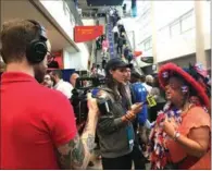  ?? CHEN WEIHUA / CHINA DAILY ?? Journalist­s cover the 2016 Democratic National Convention in Philadelph­ia’s Wells Fargo Center on Thursday.