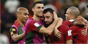  ?? FOTO REUTERS ?? Cristiano Ronaldo met Bruno Fernandes.