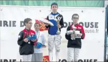  ??  ?? Le jeune Castonétoi­s Hugo Valière sur le podium