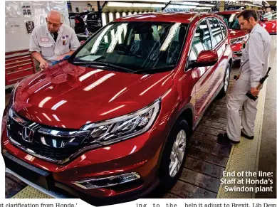  ??  ?? End of the line: Staff at Honda’s Swindon plant