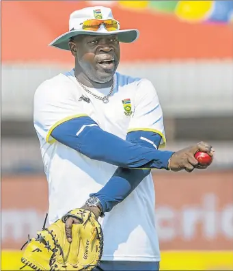  ?? Picture: GALLO IMAGES/SYDNEY SESHIBEDI ?? BALL GURU: Proteas coach Ottis Gibson at a practice session