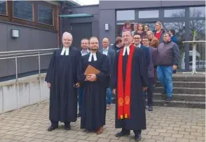  ?? Foto: Klaus-dieter Kirschner ?? Freuen sich auf die Investitur in der Andreaskir­che (in der ersten Reihe von links): Schuldekan Dr. Harry Jungbauer, Pfarrer Steffen Hägele und Dekan Gerd Häußler.