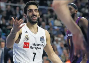  ??  ?? SANCIÓN. Campazzo, multado como Reyes, durante la final de Copa del Rey ante el Barcelona.