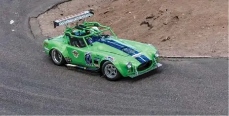  ?? GARY GRANT FOR THE TORONTO STAR ?? Randy Schranz climbs to Devil’s Playground at Pikes Peak in 2014. The race is featured in an episode of Megaspeed. Season 2 begins June 25.