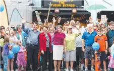  ?? ?? Paul Lucas, Margaret Keech and Premier Anna Bligh celebrate the bypass’ opening in mid-2008.