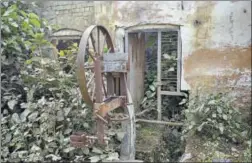  ?? HT PHOTO ?? Imam Abdul Gaffar Khan’s house, a couple of kilometres from the Mughalera mosque, is now decrepit and overrun with weeds.