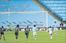  ?? FOTO: GETTY IMAGES ?? De Bruyne marcó el segundo gol del City contra el Arsenal el pasado 17 de junio