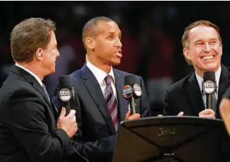  ?? Harry How / Getty Images ?? CBS analyst Dan Bonner, right, said he wants to see a potential BaylorSMU matchup during the second round of the NCAA Tournament.